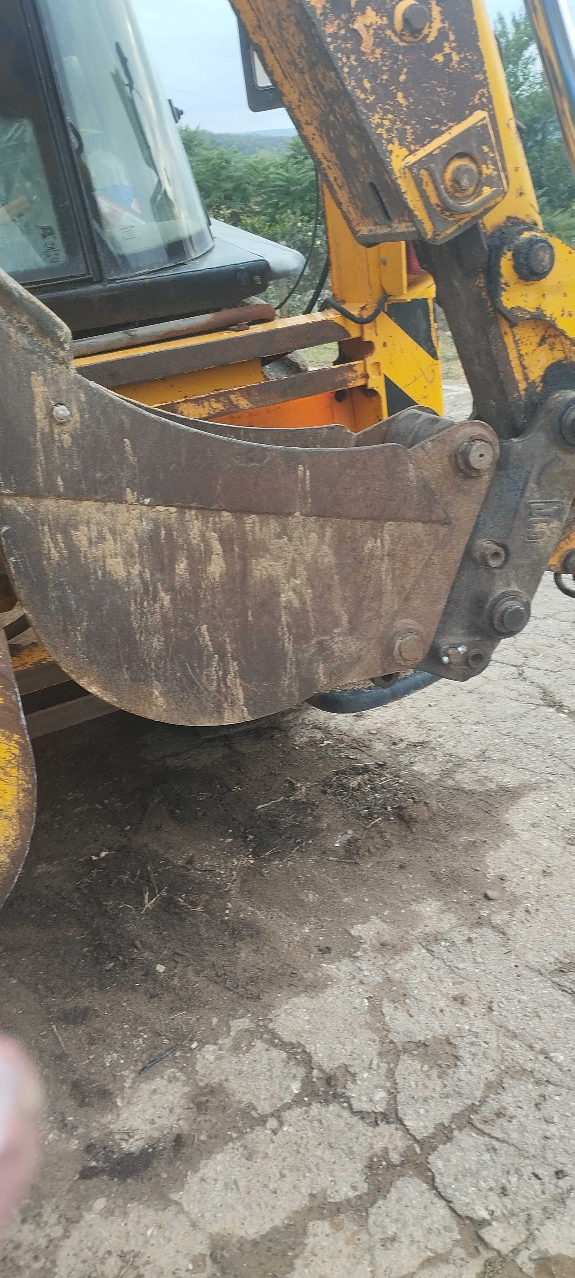 Продавам багер JCB 3CX