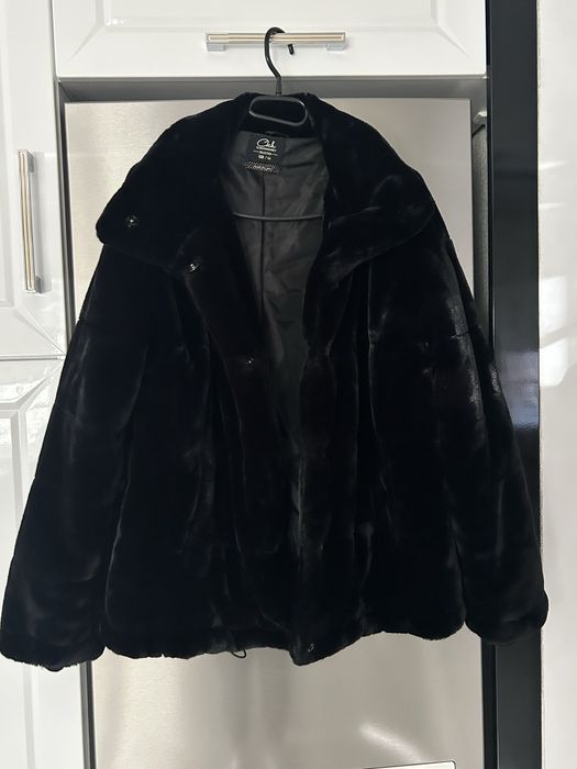 Черно дебело пухесто палто