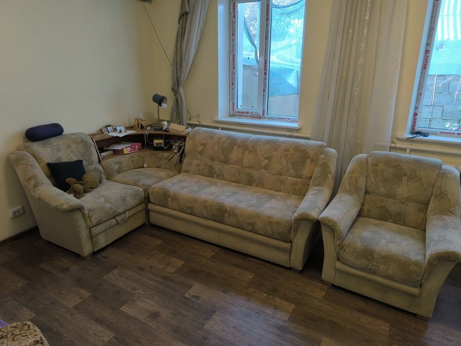 Продается уголок мягкий