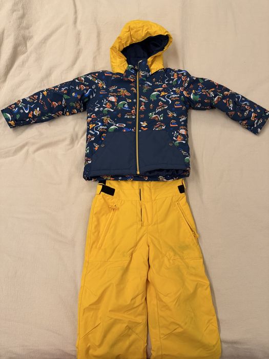 Прдавам ски екип Quiksilver 6-7 годишни