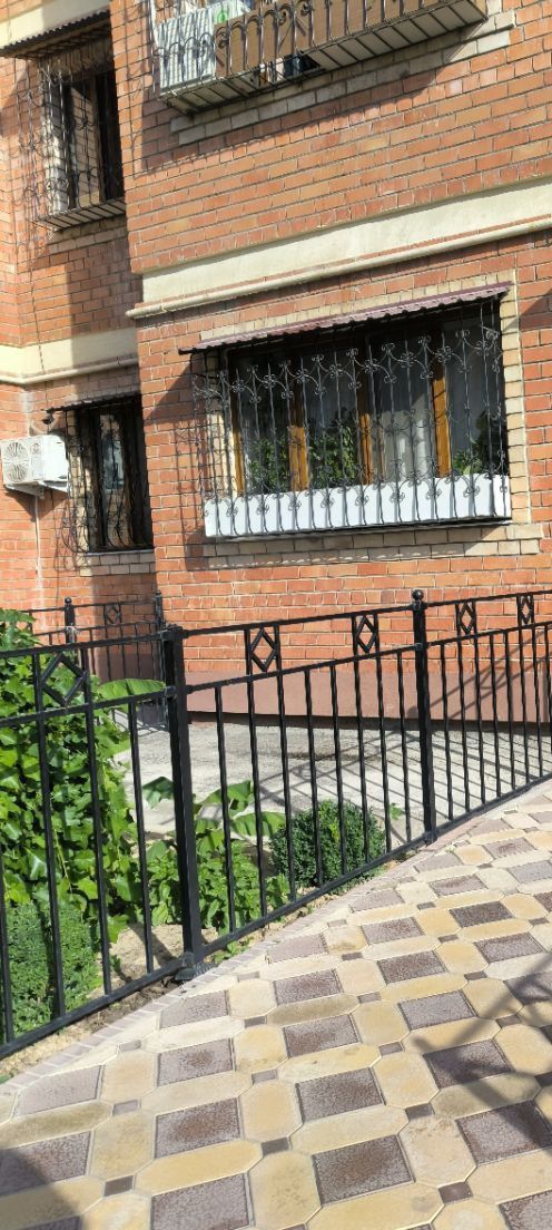 СРОЧНО ! Продам свою новую 3 комнатную квартиру  1 этаже дома