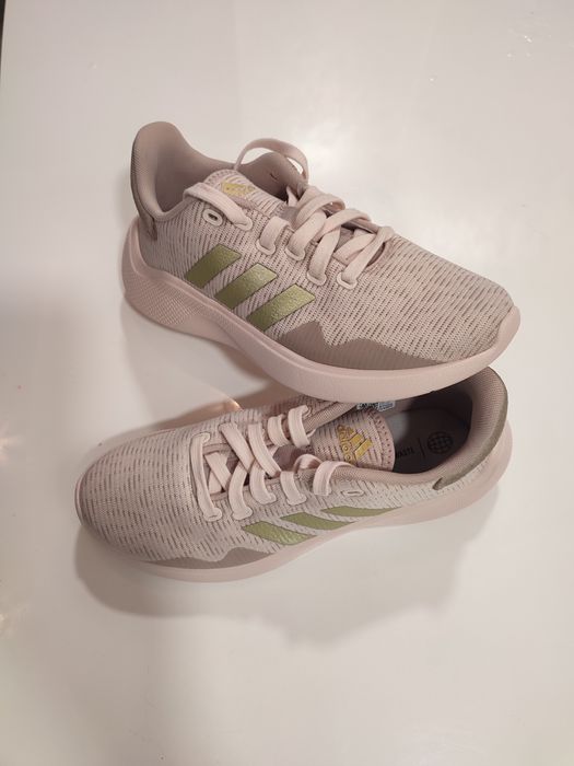 Vând adidas noi nouți