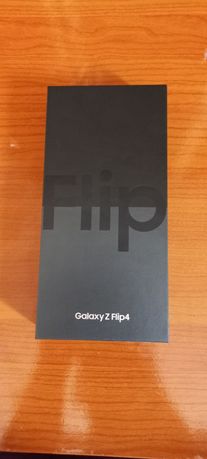 Vând Samsung Galaxy Z Flip 4