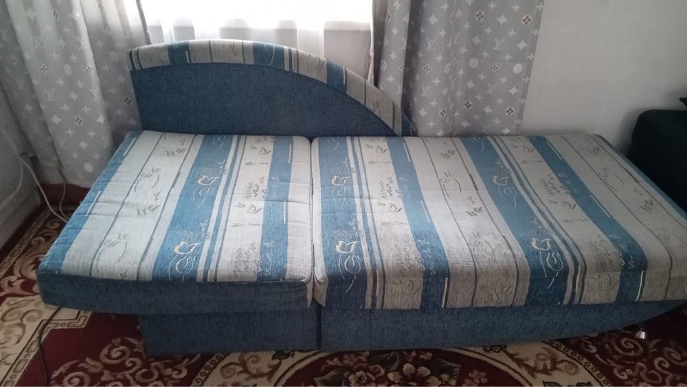 Диван продам одноместный