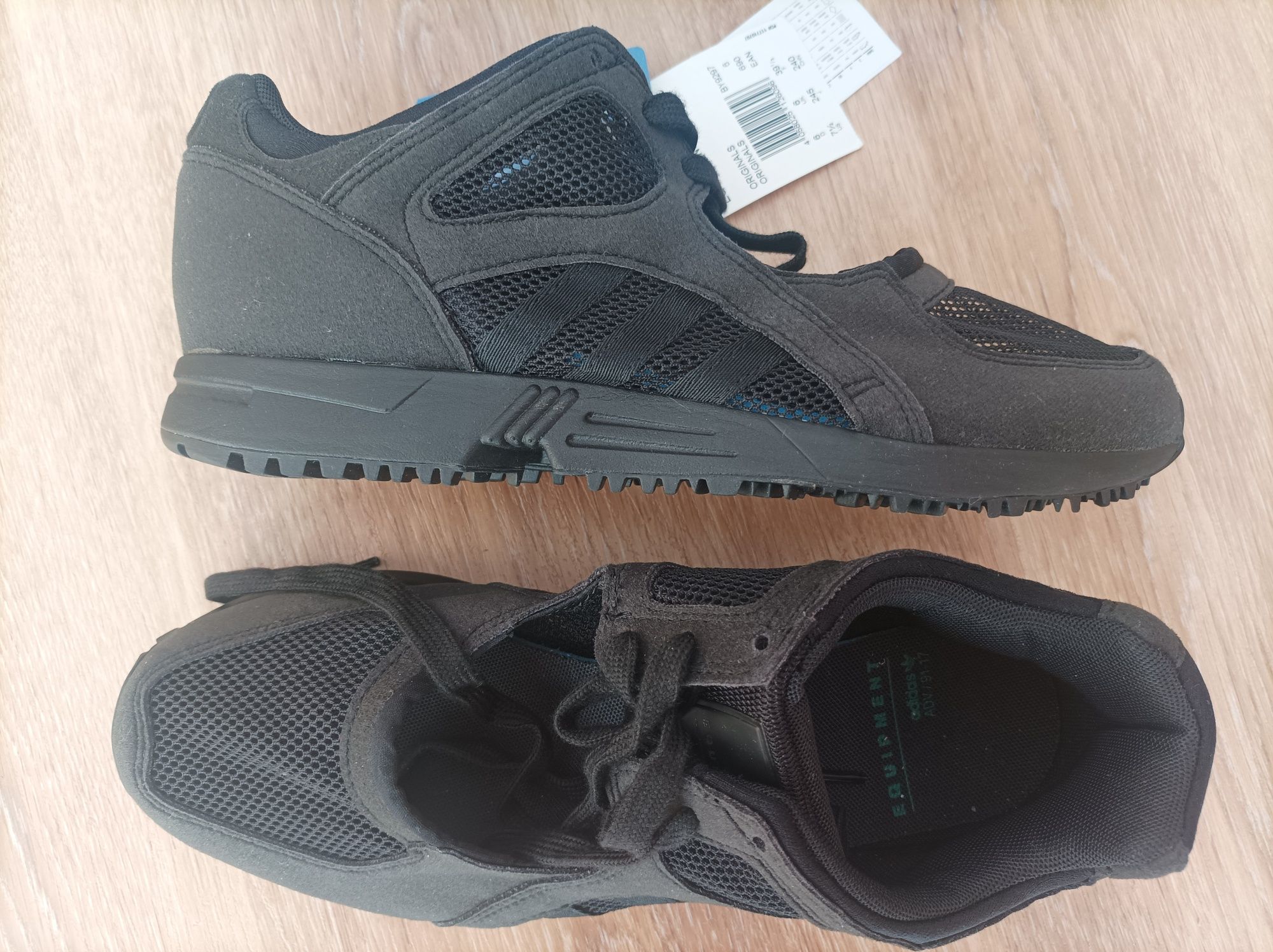 Adidas /Tommy Hifiger нови 39 1/3 летни маратонки