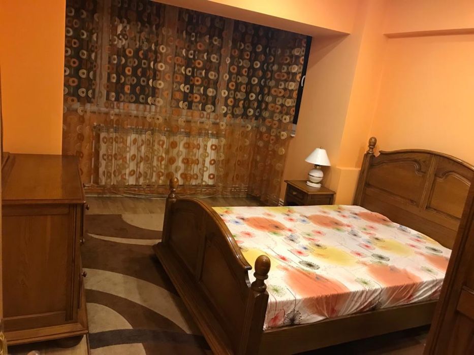 Se ofera spre inchiriere apartament decomandat 2 camere