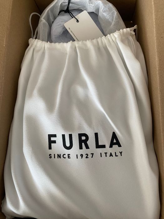 Черна чанта Furla