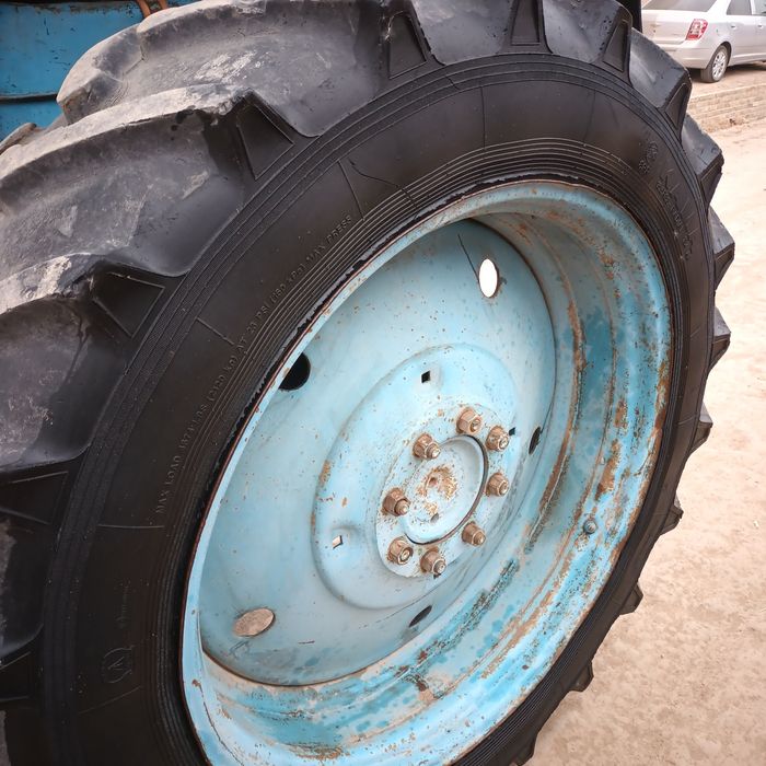 MTZ 80 sotiladi hamma joyi zo'r bir kalitda zavad bo'ladi