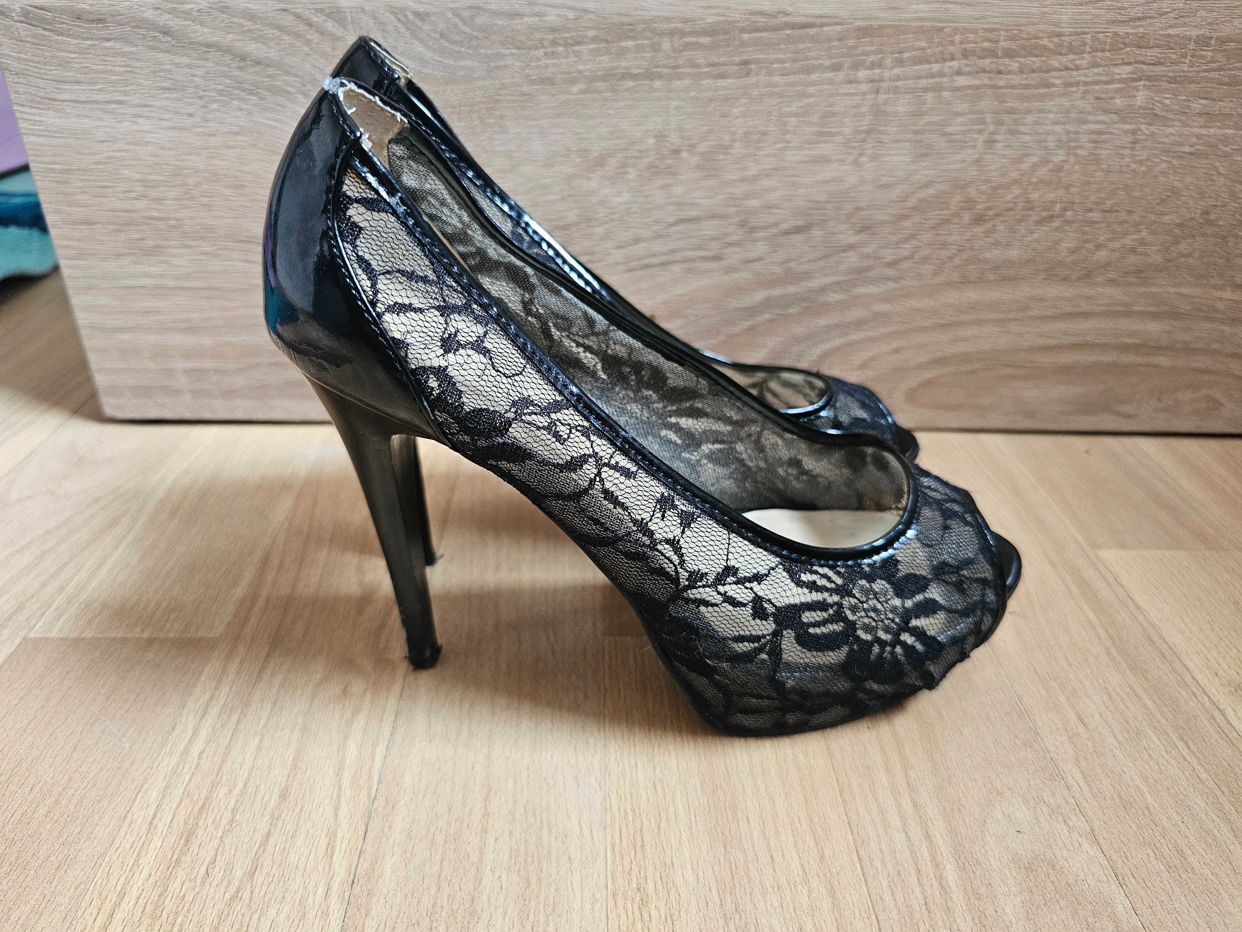 High heels Guess