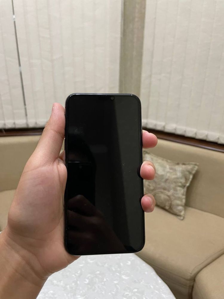 IPhone Xs      .