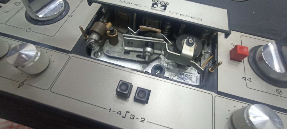 Катушечный магнитофон маяк 203