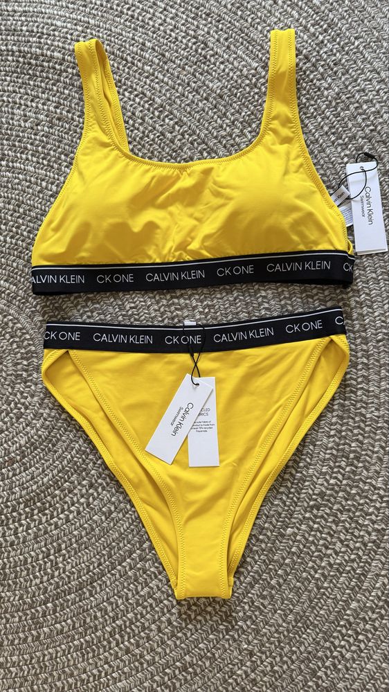 Нов бански Calvin Klein M размер