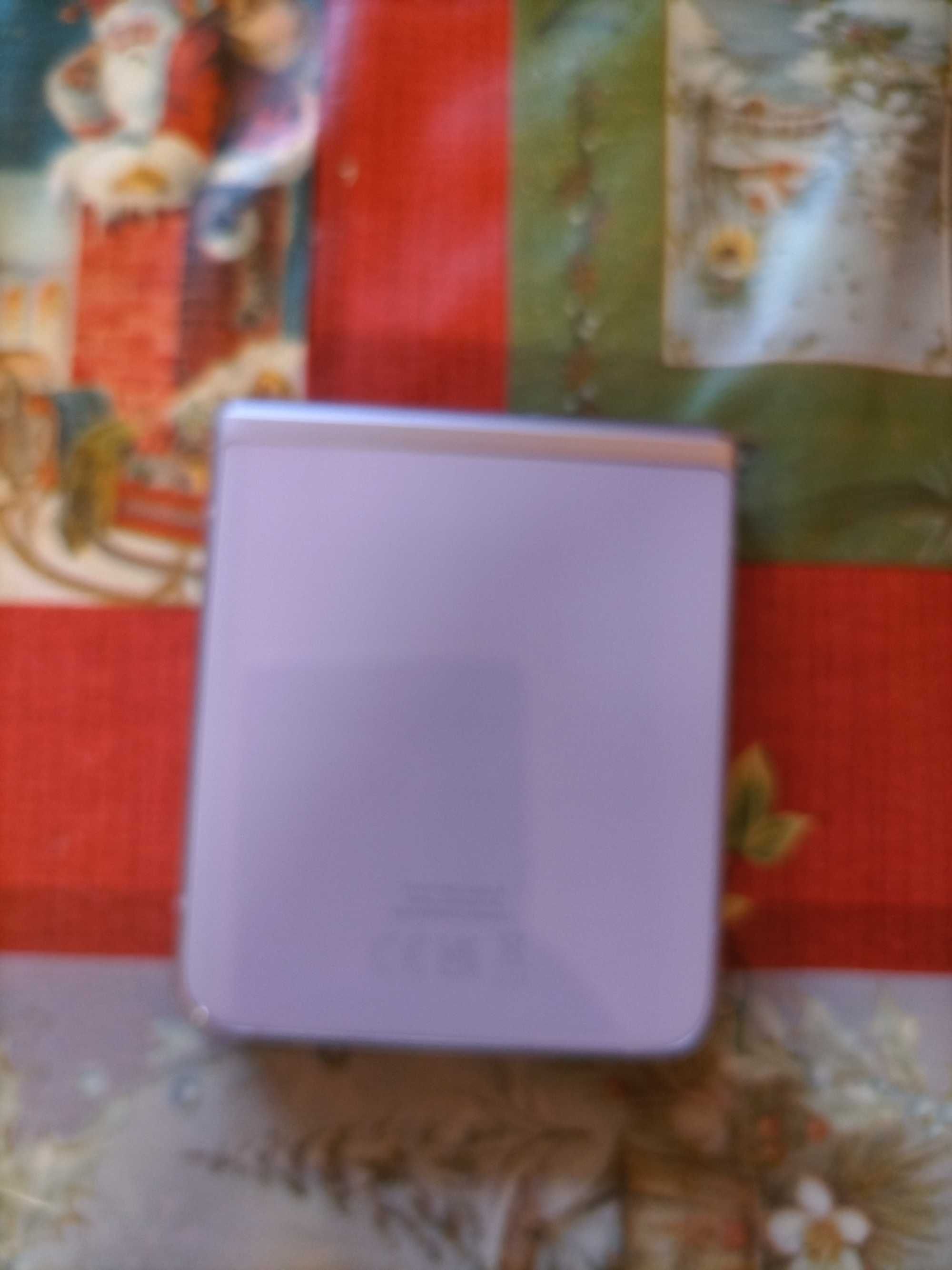 Продавам samsung Galaxy Z Flip3 5G
