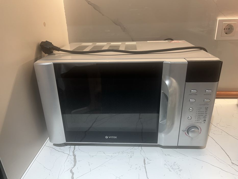 Продам микроволновую печь б/у