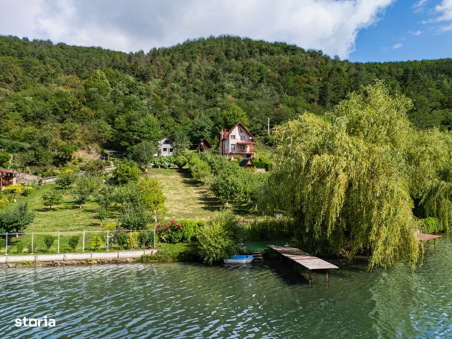 Teren 1830 m² cu ieșire la lac + 2 cabane autorizate | Someșul Cald