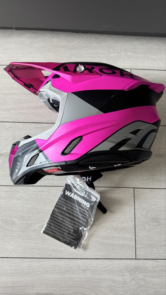 Casca enduro noua