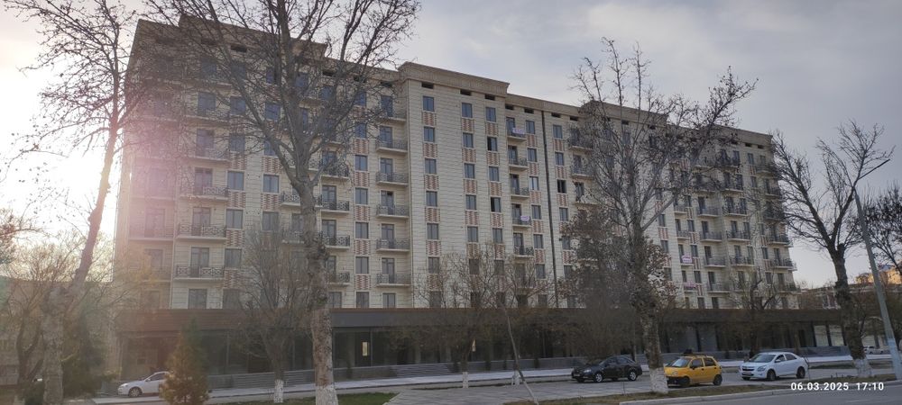 9 бозор олдида йулни устида 2 хона эски навруз кафе