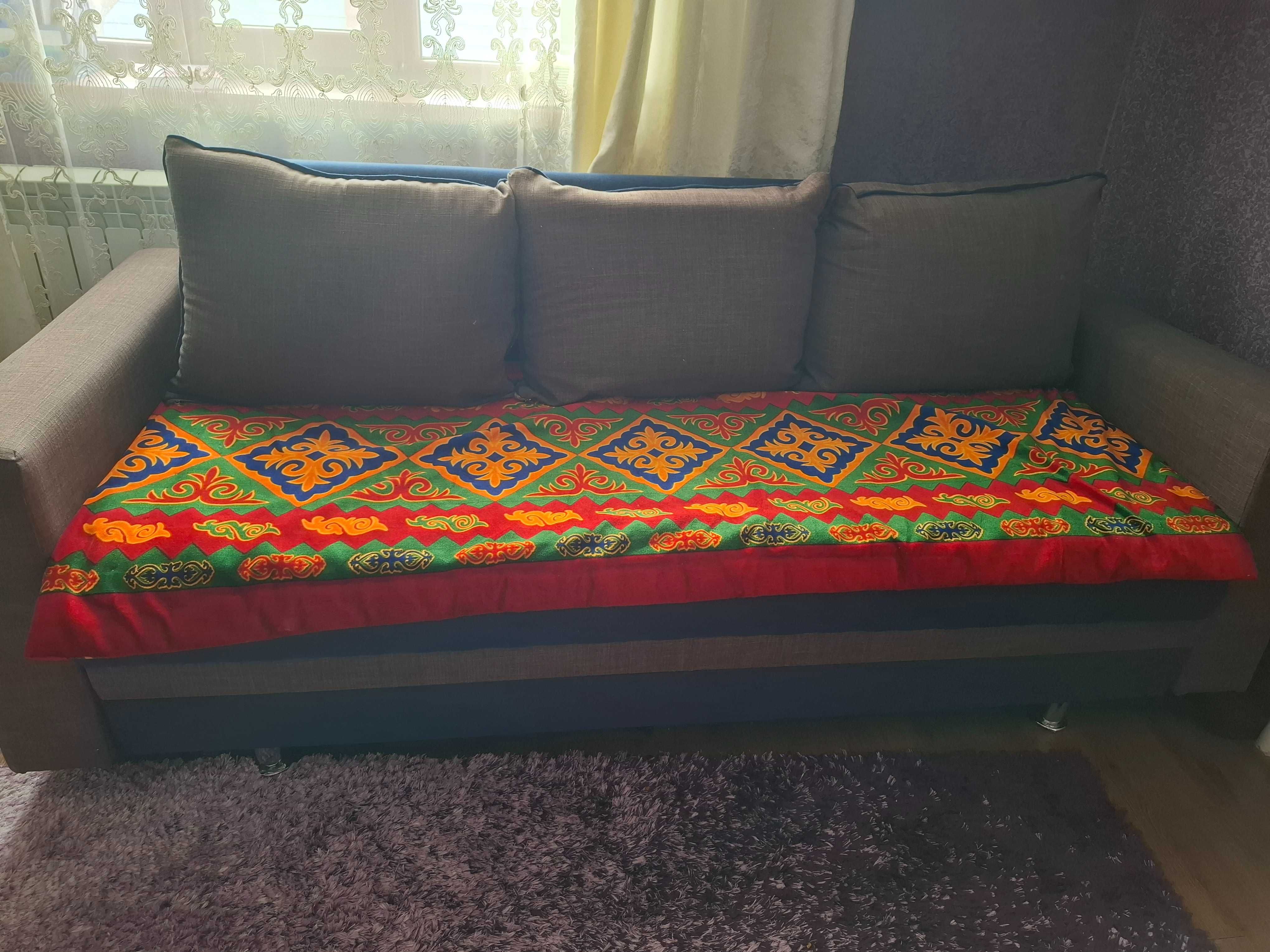 Мягкий мебель диван