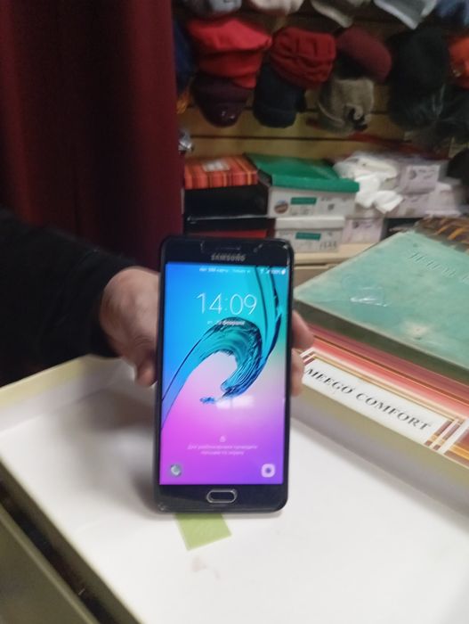 Самсунг  а 7  2020 года выпуска