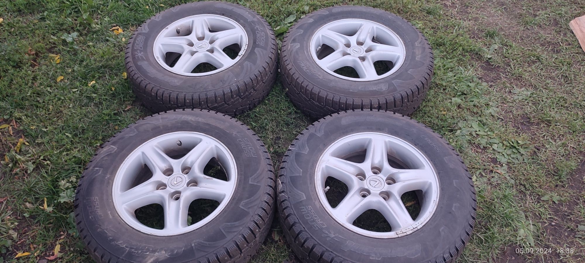 Продам шины с дисками Лексус RХ-300