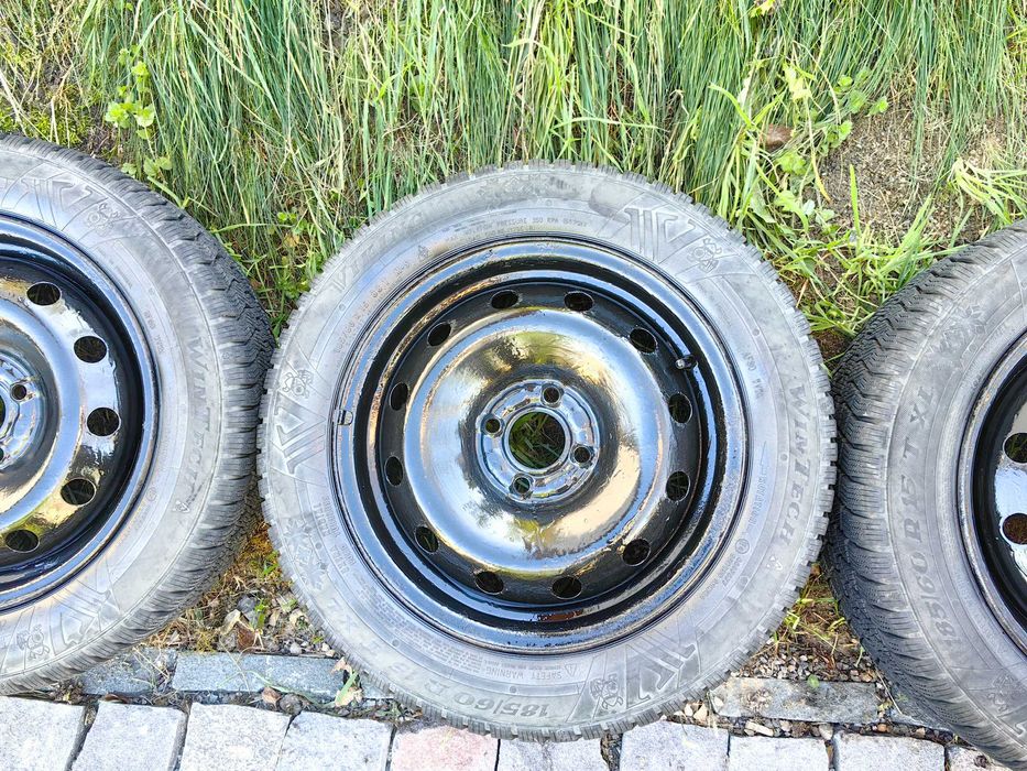 Vand 5 cauciucuri all season Viking (185/60/15) cu  jante pt. Renault