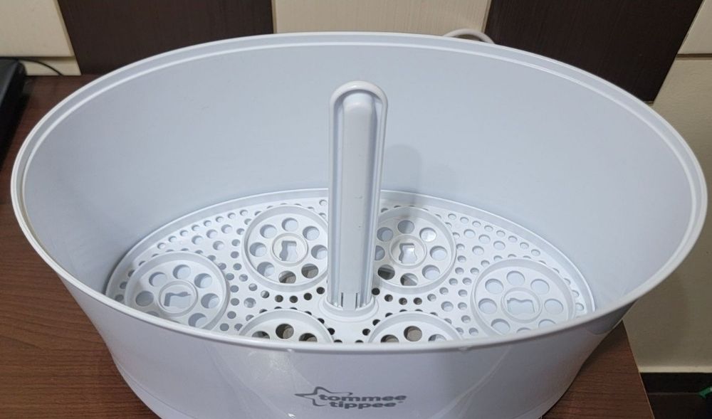 Sterilizator biberoane Tommee Tippee