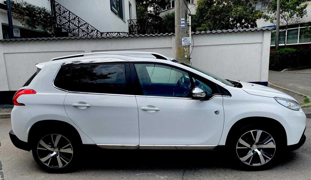 Peugeot 2008 1.2 PureTech Crossway