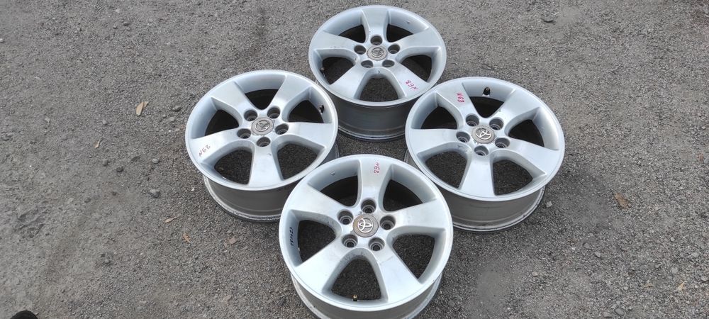 Комплект оригинальных дисков R16. Toyota.