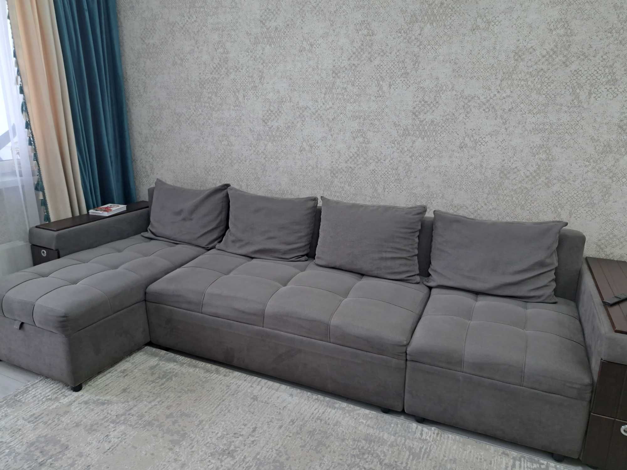 Продам диван в гостинную