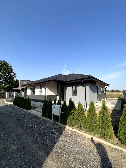 Casă parter 100 mp – 3 dormitoare, 2 băi – Ciorogârla - București