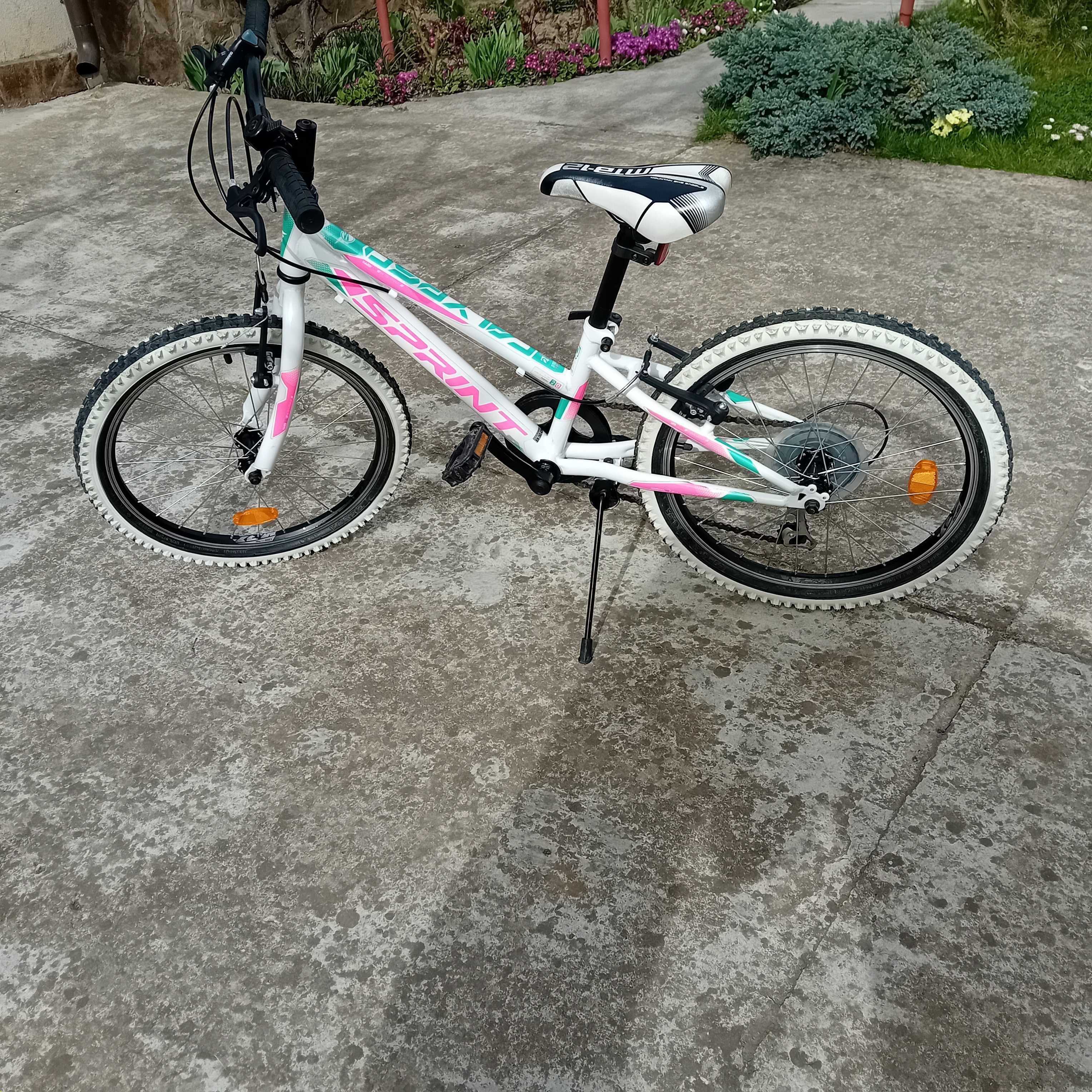 Bicicletă fete 6-10 ani