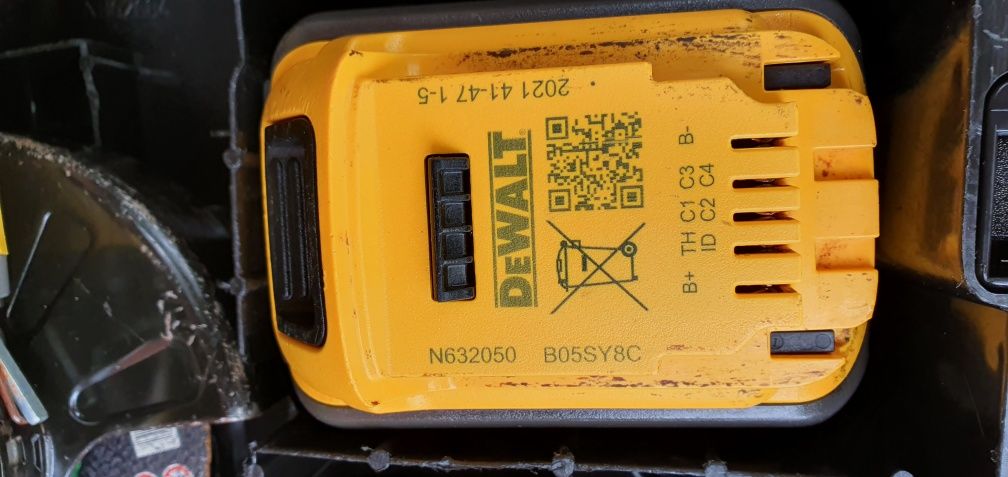 Flex dewalt cu baterie de 18 v.