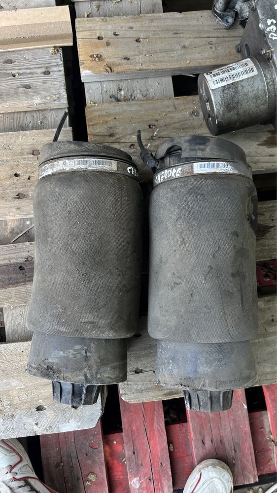 Compresor perne aer jeep Grand Cherokee piese dezmembrari