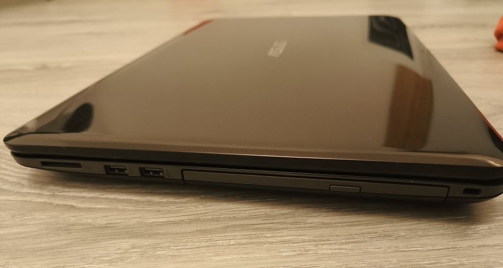 Laptop Asus X756U
