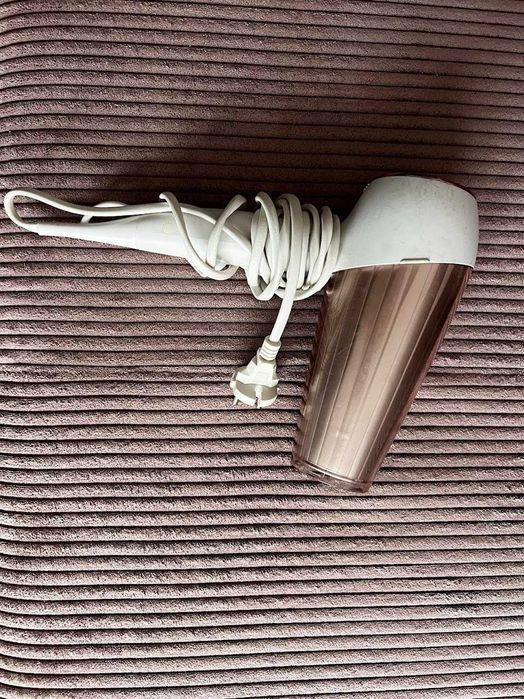 Сешоар Philips MoistureProtect hair dryer