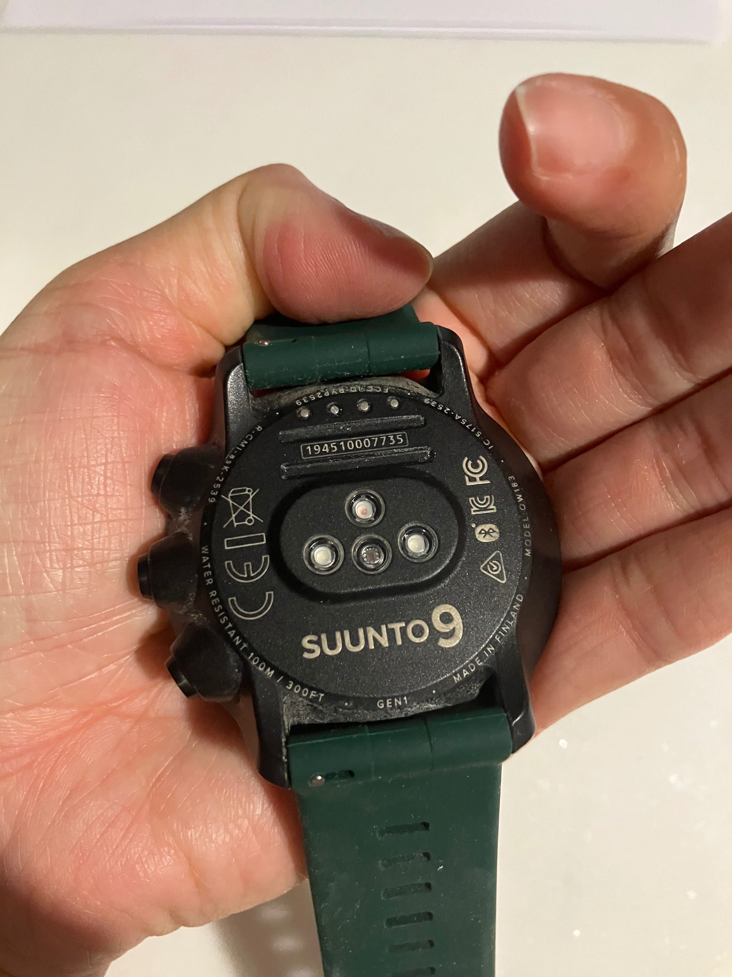 Часовник Suunto 9 Multisport с 4 каишки