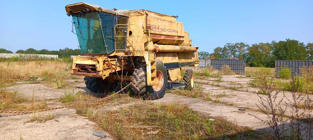 Dezmembrez new holland tf 44