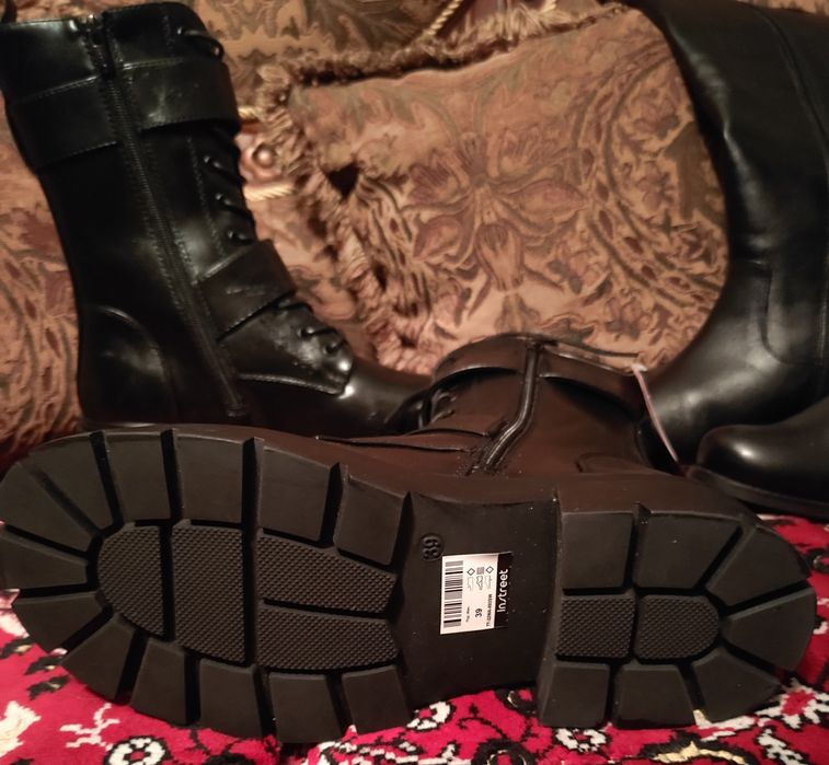 Ботинки/сапоги женские,новые. Р38-39. Цена за пару