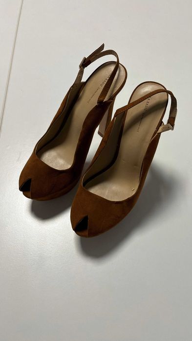 Sandale cu toc Zara, maro, marime 39