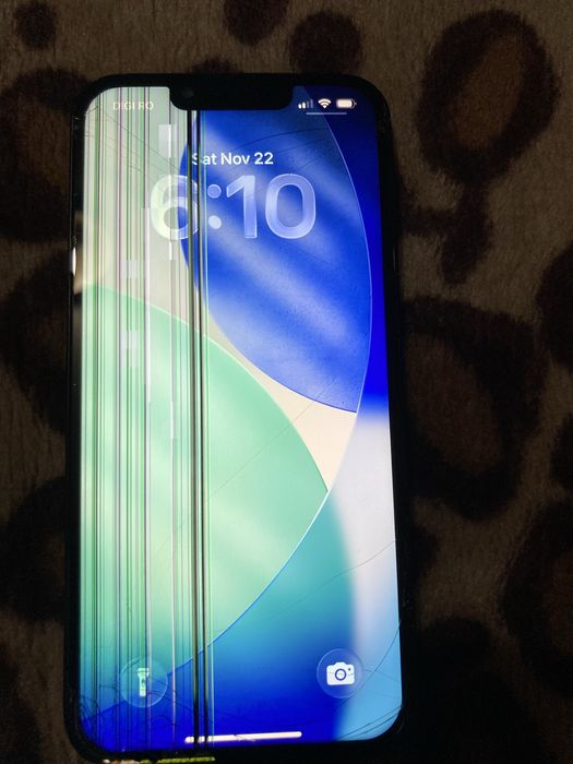 Vand/Schimb Iphone 13 256gb spart !