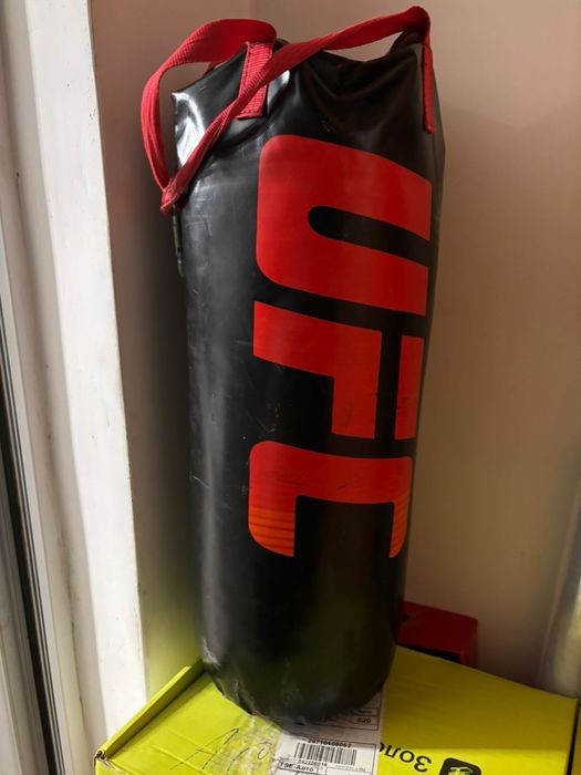 Продам боксерскую грушу