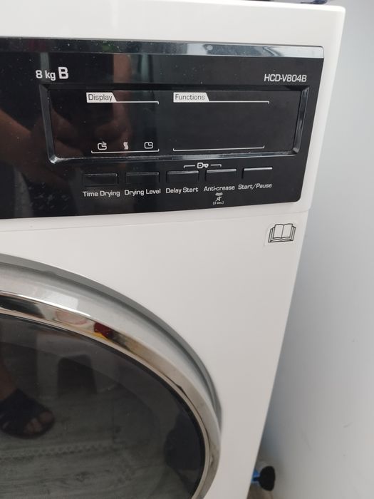 Vând uscător de rufe Heinner, model hcd-v804b