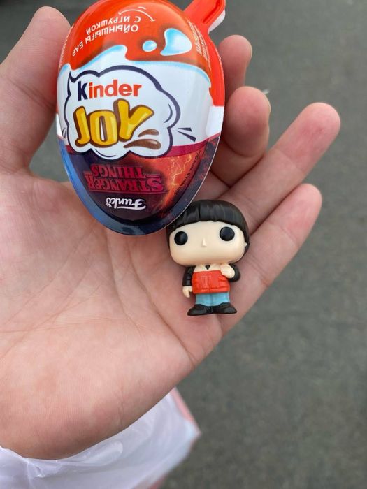 Киндер очень странные дела