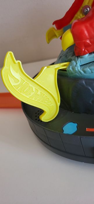 Hot wheels екшън писта силата на Т-рекс