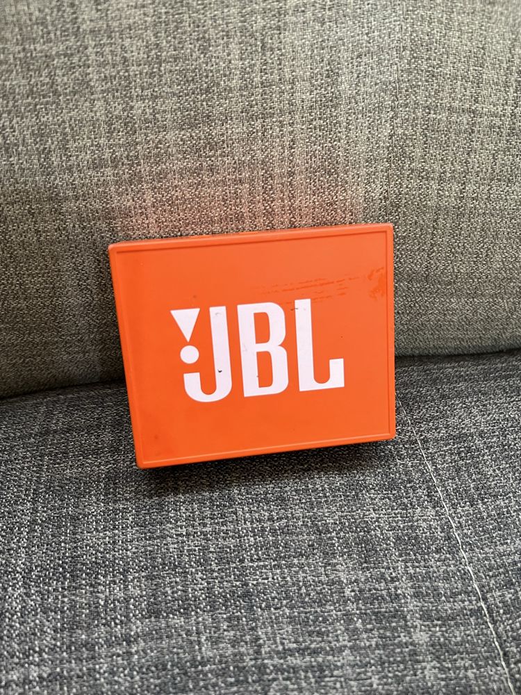 Блутот колонка JBL