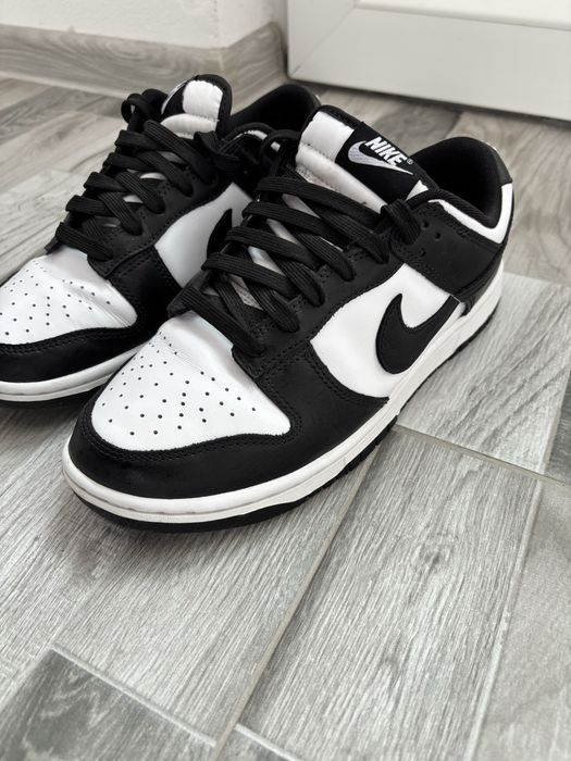 Vând adidasi nike dunk panda !