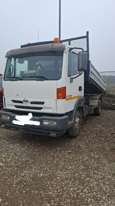 Nissan Atleon 140