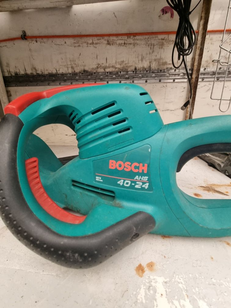Mașina de tuns gard viu Bosch Ash trimmer