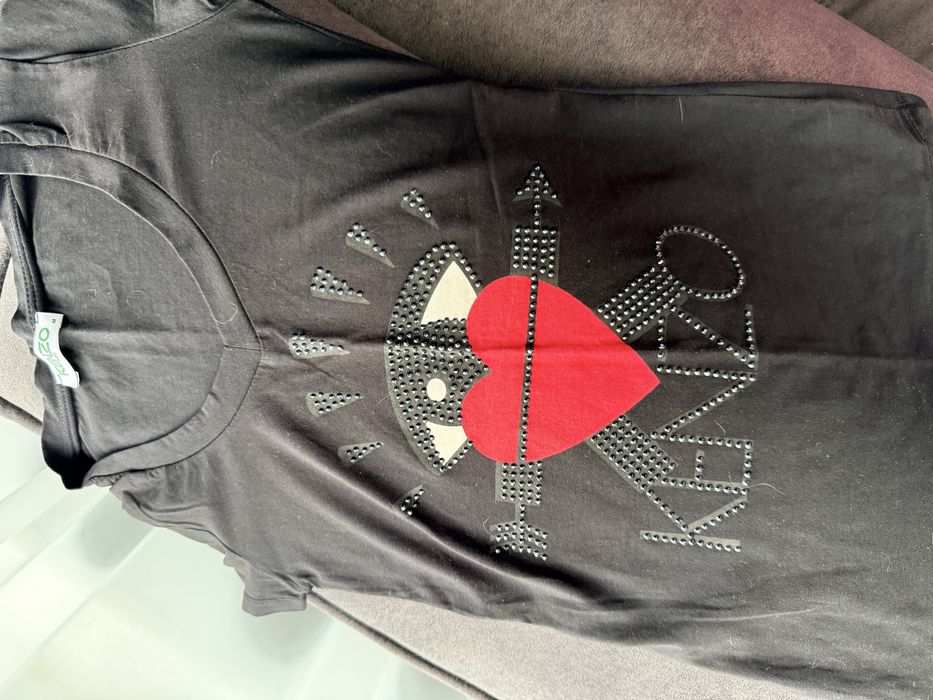 Тениски различни цветове