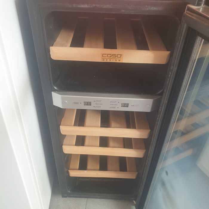 Вино охладител с двезони и осветление